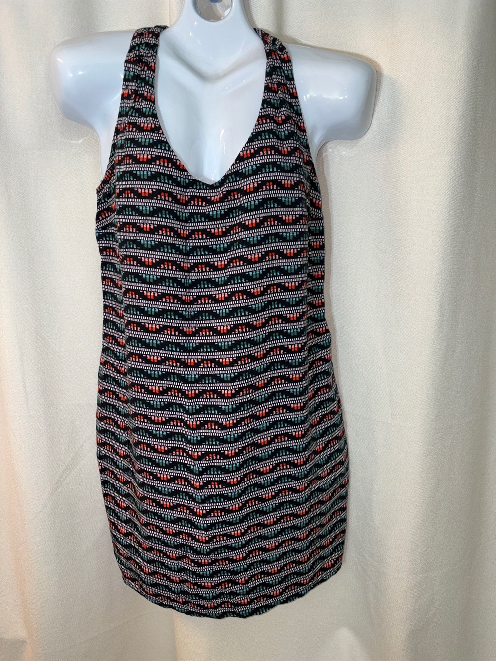 💙Old Navy Sleeveless Mini Dress in Black and Coral Pattern NWOT Size Small NWOT💙